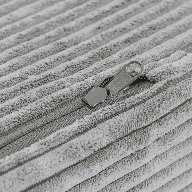 Detale materiału sztruksowego (corduroy) – miękka i bezpieczna sofa modułowa