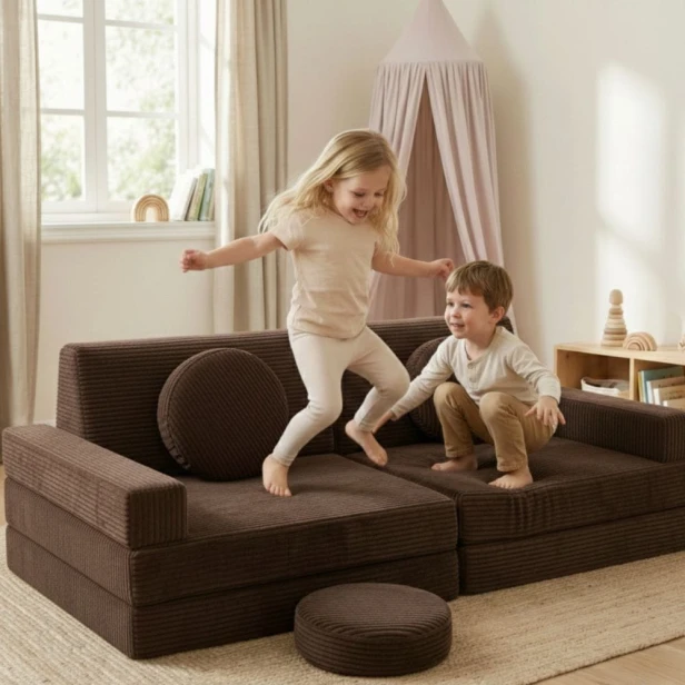 Sofa piankowa rozłożona do leżenia brąz