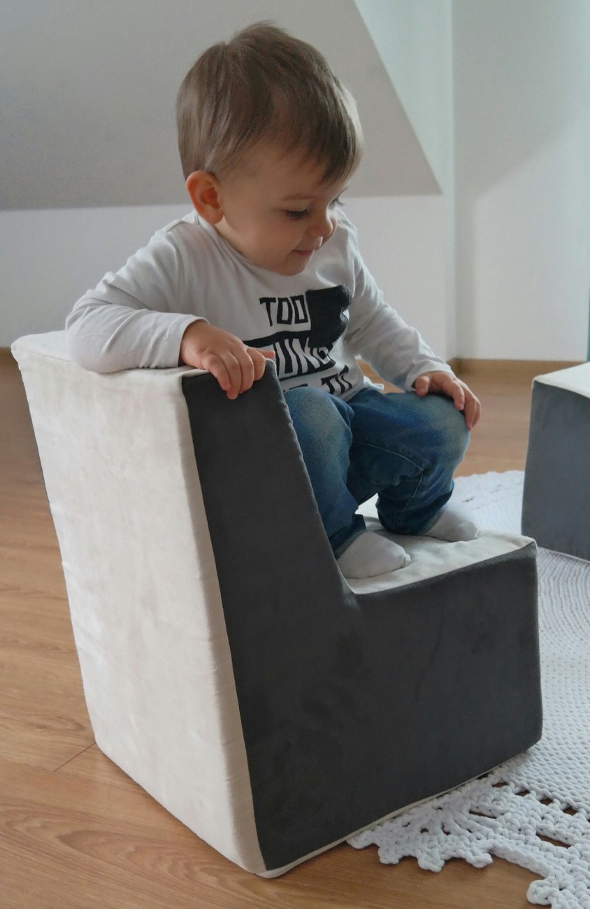Fotelik piankowy dla dzieci mebelek